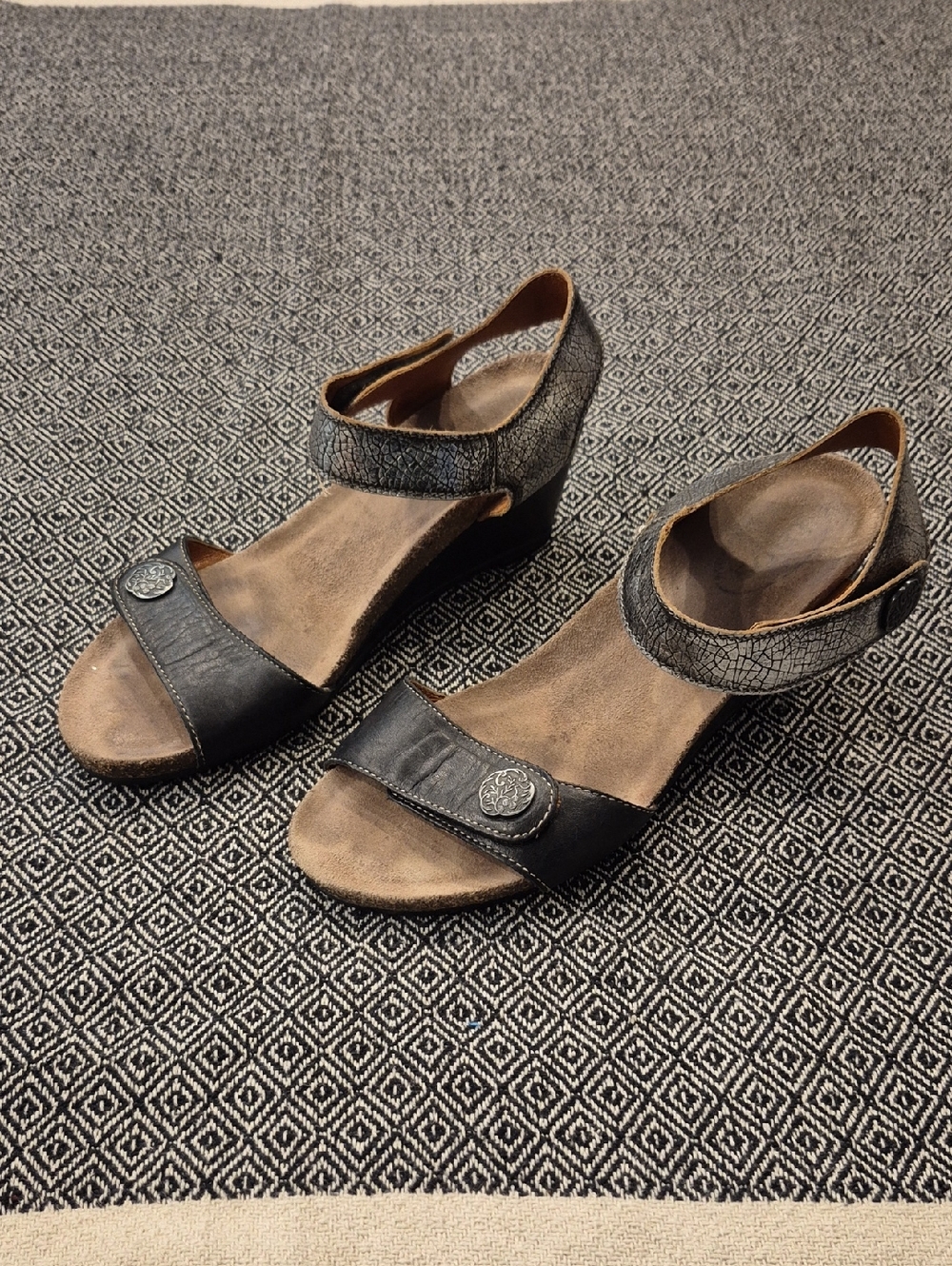 Taos Festival Wedge Open Toe Sandals Size 9.5 (40)